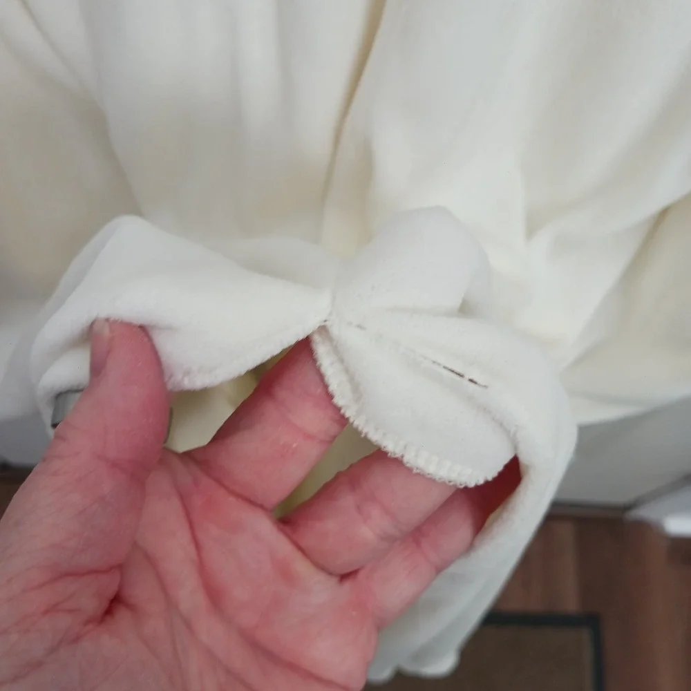 Vintage‎ Saks Fifth Avenue Ivory Housecoat Size Medium Velour Quilted